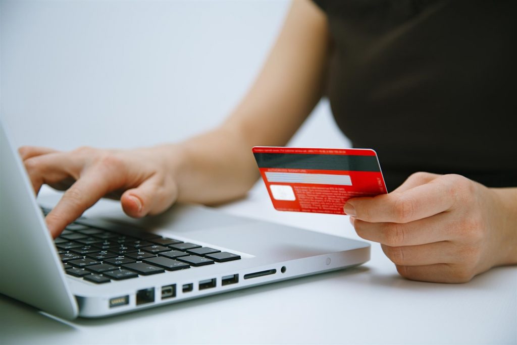 Learning How to Pick the Best Merchant Account for Your Burgeoning Wholesaling Company