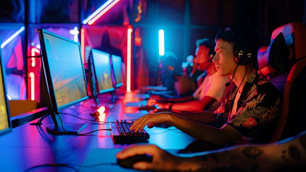 Will the eSports Industry Look to Crossover with Other Booming Online Gaming Sectors?