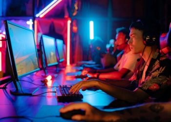Will the eSports Industry Look to Crossover with Other Booming Online Gaming Sectors?