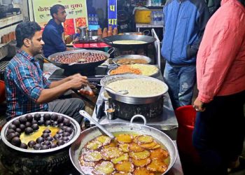 Sarafa Bazar- A foodie's paradise