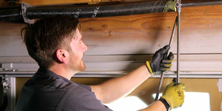 Common Garage Door Problems With Solutions and Advice