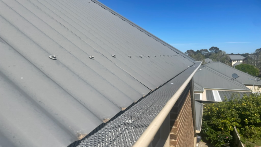 5 Simple Ways that Gutter Guards Make Roof Maintenance a Breeze