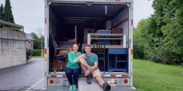 Pros and Cons of a U-Haul Versus a Truck Moving Service